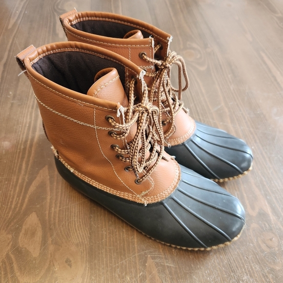 Nike Shoes - Womens Leather Duck Boots Target Brand Size 10 Lace Boots Faux Fur Lining